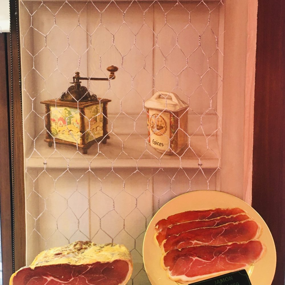 Jambon Cru Espagnol Haut De Gamme Jambon Serrano - La maison du jambon au pays Basque